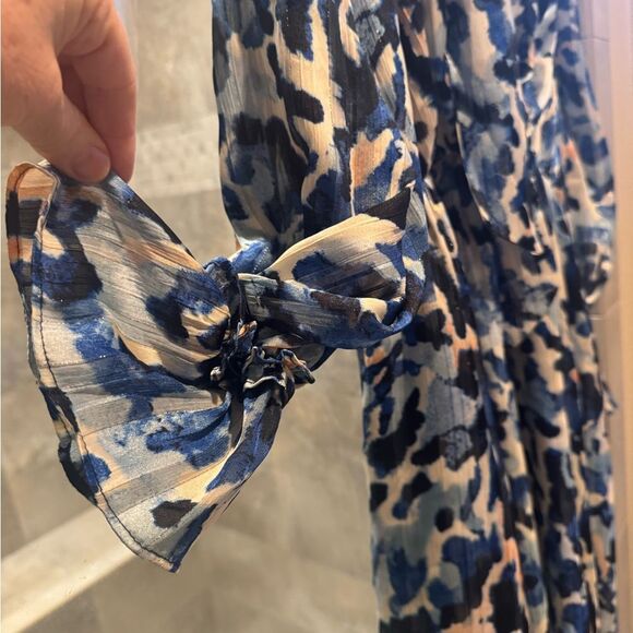 Elliatt Heavenly Creatures Blue Iridescent Long Sleeves Dress - Picture 10 of 11